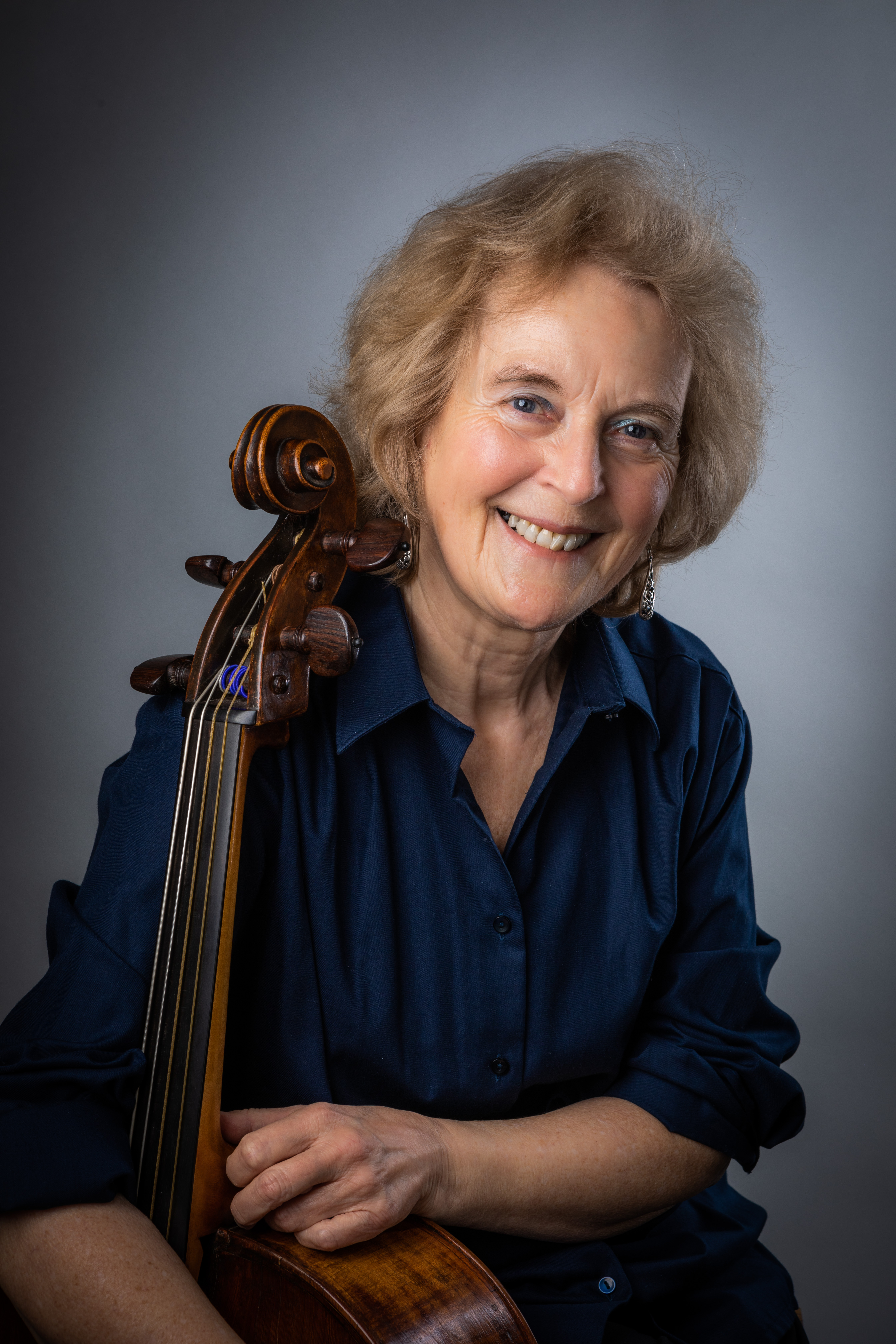 Lynden Cranham (baroque cello)